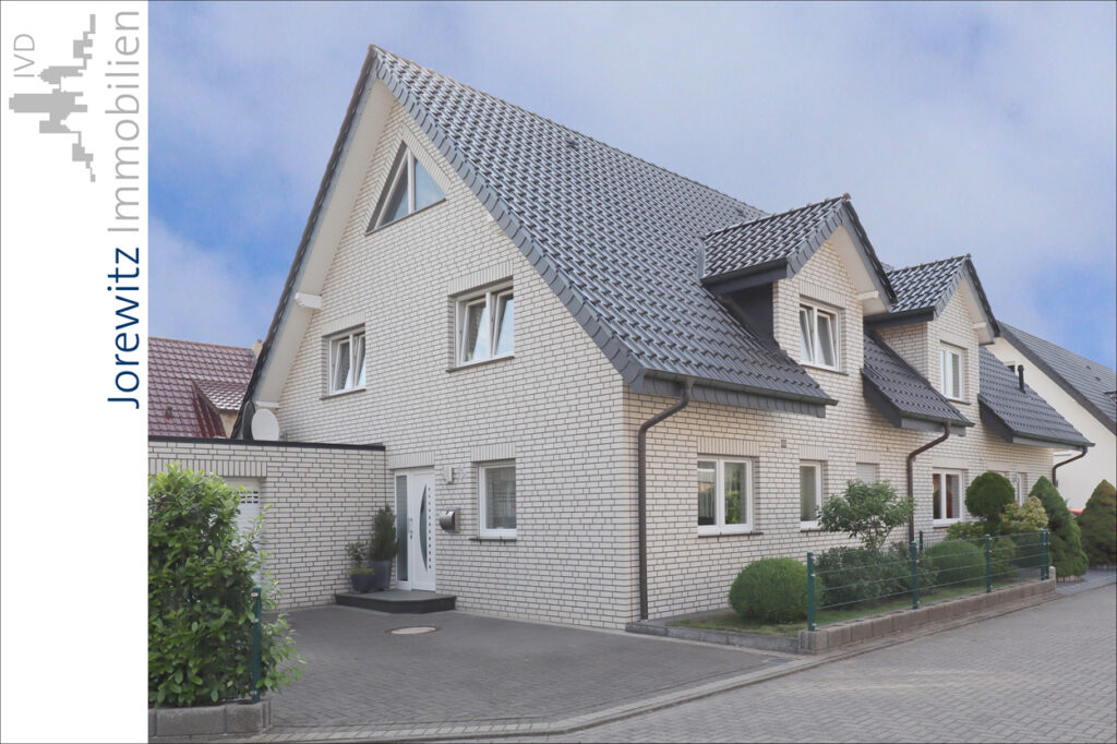 001 - Straßenansicht
