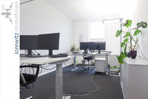 004 - Büro 1