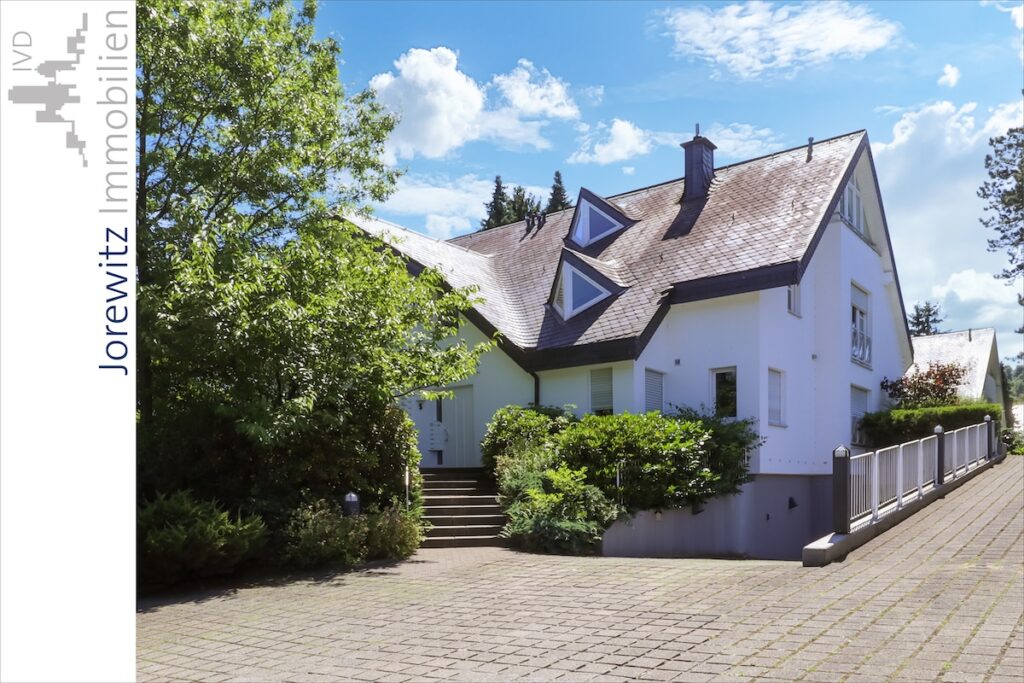 001 - Eingangansicht Haus A