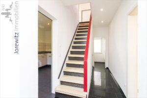012 - Treppe - Flur