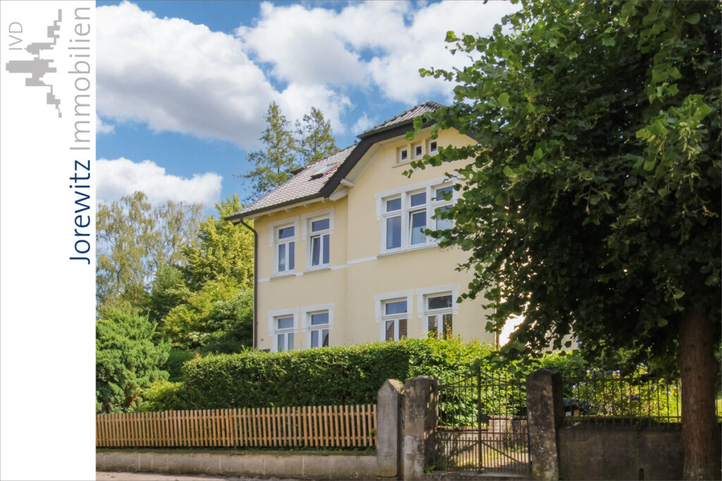 001 - Straßenansicht