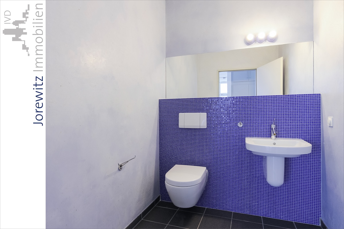 015 - WC