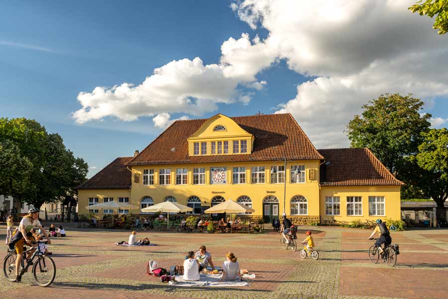 Immobilien in Bielefeld kaufen Sigfriedplatz Arminia Bielefeld Leben wohnen