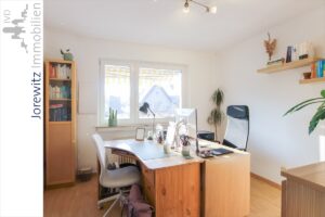 008 - Büro