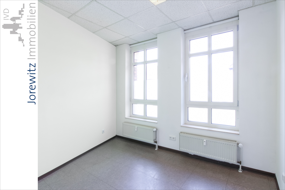 007 - Büro 4
