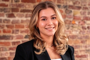 Frau Merle Staats