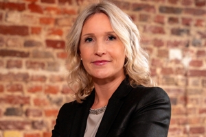 Frau Martina Täpper