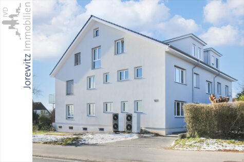 Großzügige Dachgeschoss-Wohnung mit 2 Zimmern, Dachterrasse und Blick über Wiesen und Felder, 33739 Bielefeld, Dachgeschosswohnung