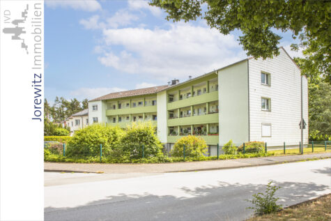 Bi-Sennestadt: Schön renovierte 3 Zimmer-Wohnung mit Loggia, 33659 Bielefeld, Wohnung