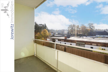 Bi-Sennestadt: Schön renovierte 3 Zimmer-Wohnung mit Loggia - 002 - Balkon - Ansicht 1
