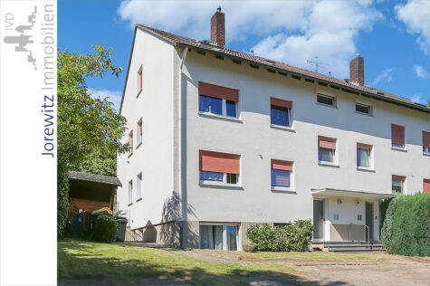 Sieker-Schweiz: Mehrfamilienhaus in Hanglage mit 3 Wohneinheiten und Blick auf Wald und Wiesen, 33605 Bielefeld, Mehrfamilienhaus