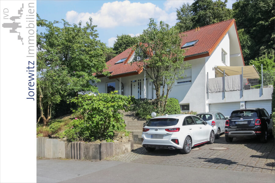 Top-Lage in der Sieker-Schweiz: Schicke 3 Zimmer-Wohnung mit Balkon und Waldblick - 001 - Seitenansicht