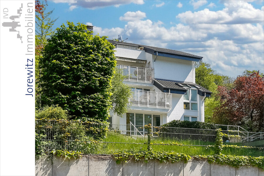Bielefeld-Johannistal: 4 Zimmer-Maisonettewohnung mit Balkon, Terrasse und Garten - 001 - Gartenansicht