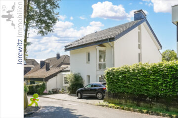 Bielefeld-Johannistal: 4 Zimmer-Maisonettewohnung mit Balkon, Terrasse und Garten - 003 - Seitenansicht