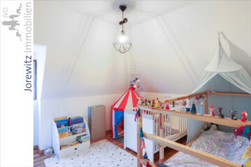 Bi-Schildesche: Gemütliche 2 Zimmer-Dachgeschoss-Wohnung in zentraler Lage - 003 - Wohnen - zur Zeit als Kinderzimmer genutzt