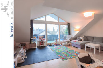 Bi-Schildesche: Schicke 3 Zimmer-Dachgeschosswohnung mit schönem Sonnenbalkon - 004 - Wohnen - Ansicht 1