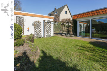 Bielefeld-Senne: Gemütliche Doppelhaushälfte als Ein- bis Zweifamilienhaus mit schönem Garten - 005 - Garten - Ansicht 1